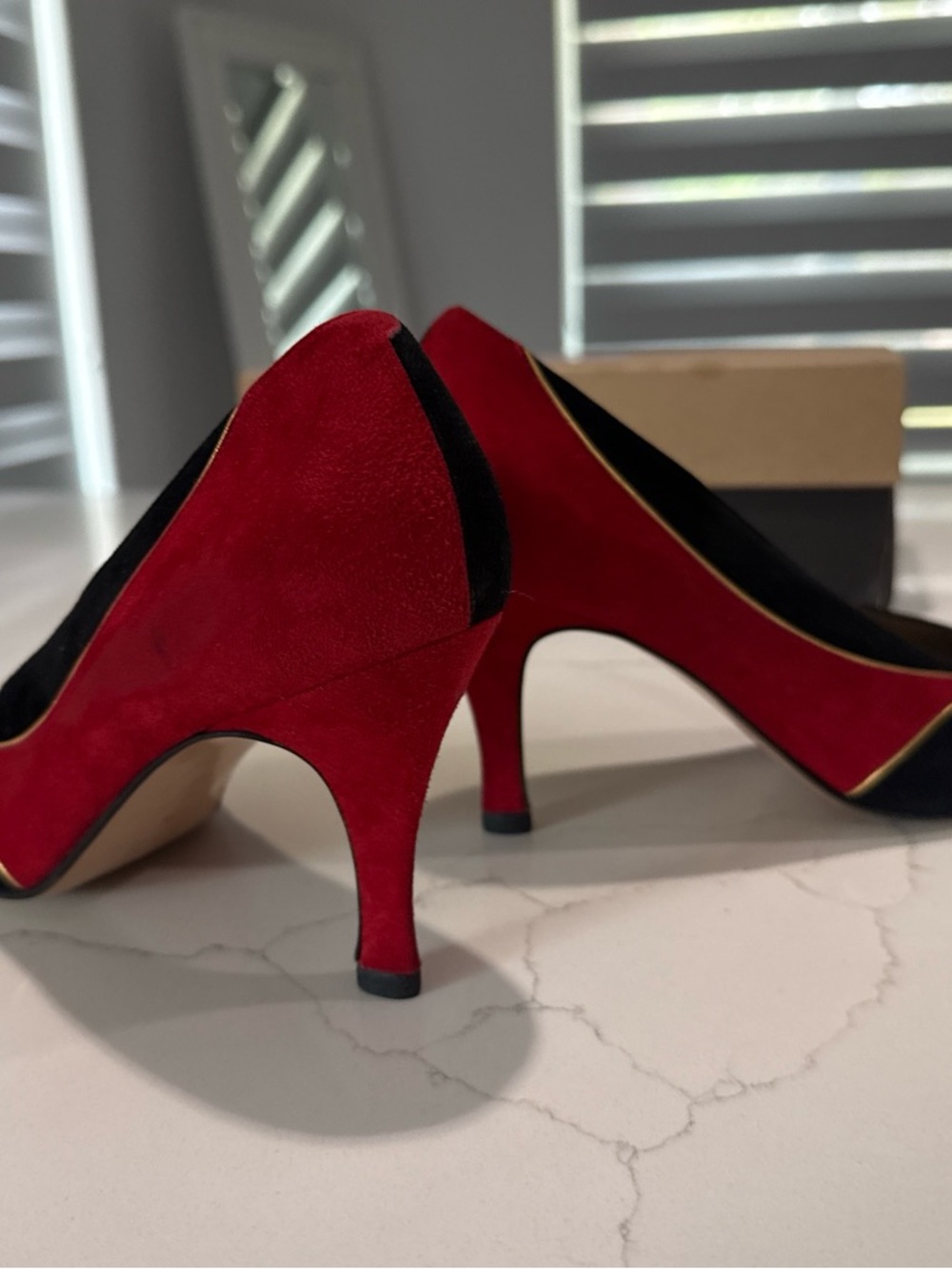 VINTAGE Bally Red and Black Suede Two-Tone Pointed Pumps with Gold Trim - Picture 6 of 8